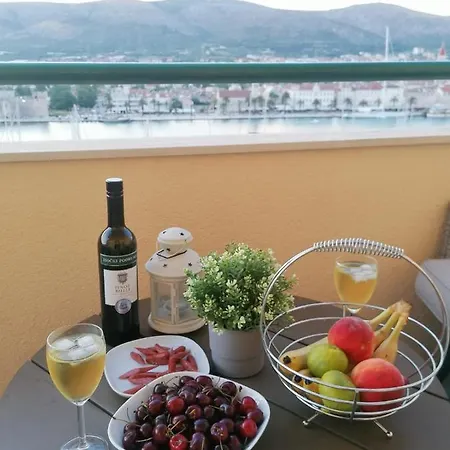 Mentha Διαμέρισμα Τρογκίρ